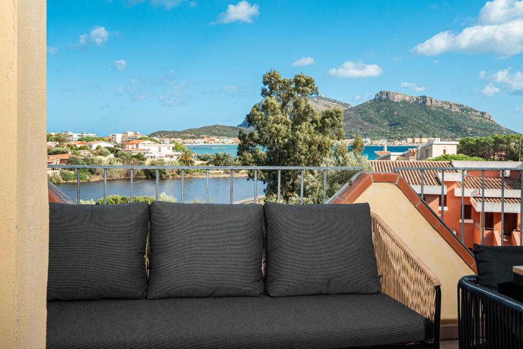 [ "CASA MARINA" // GOLFO ARANCI ]