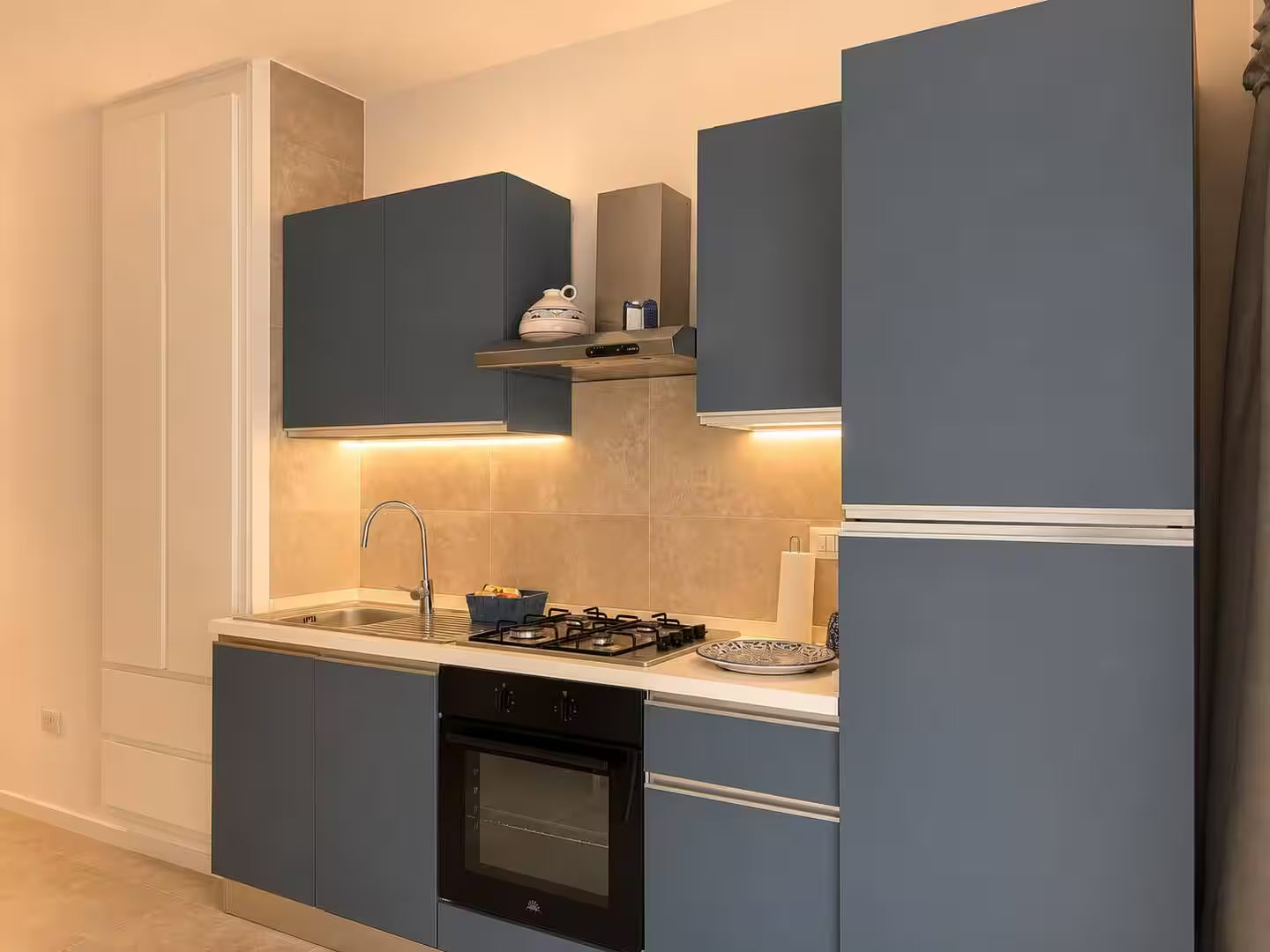 [ "VILLA PANTELLERIA GARDEN 15 PAX" // CANNIGIONE ]