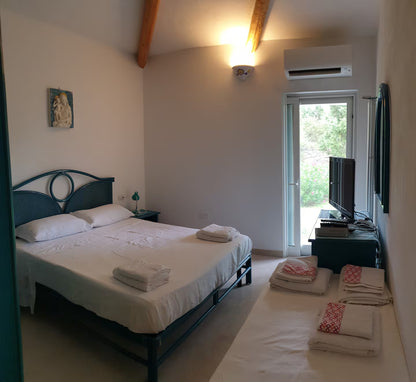 [ "VILLA OASI SMERALDA" // SAN TEODORO ]