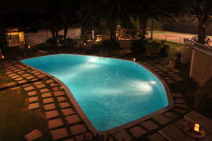 [ "VILLA OLEANDRA" TENNIS E PISCINA PRIVATA // QUARTU SANT'ELENA ]