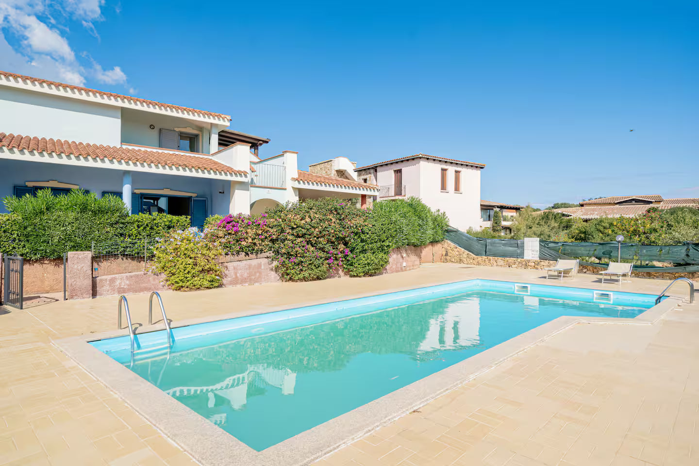 [RESIDENCE "LA PERLA" // MONTE PETROSU]