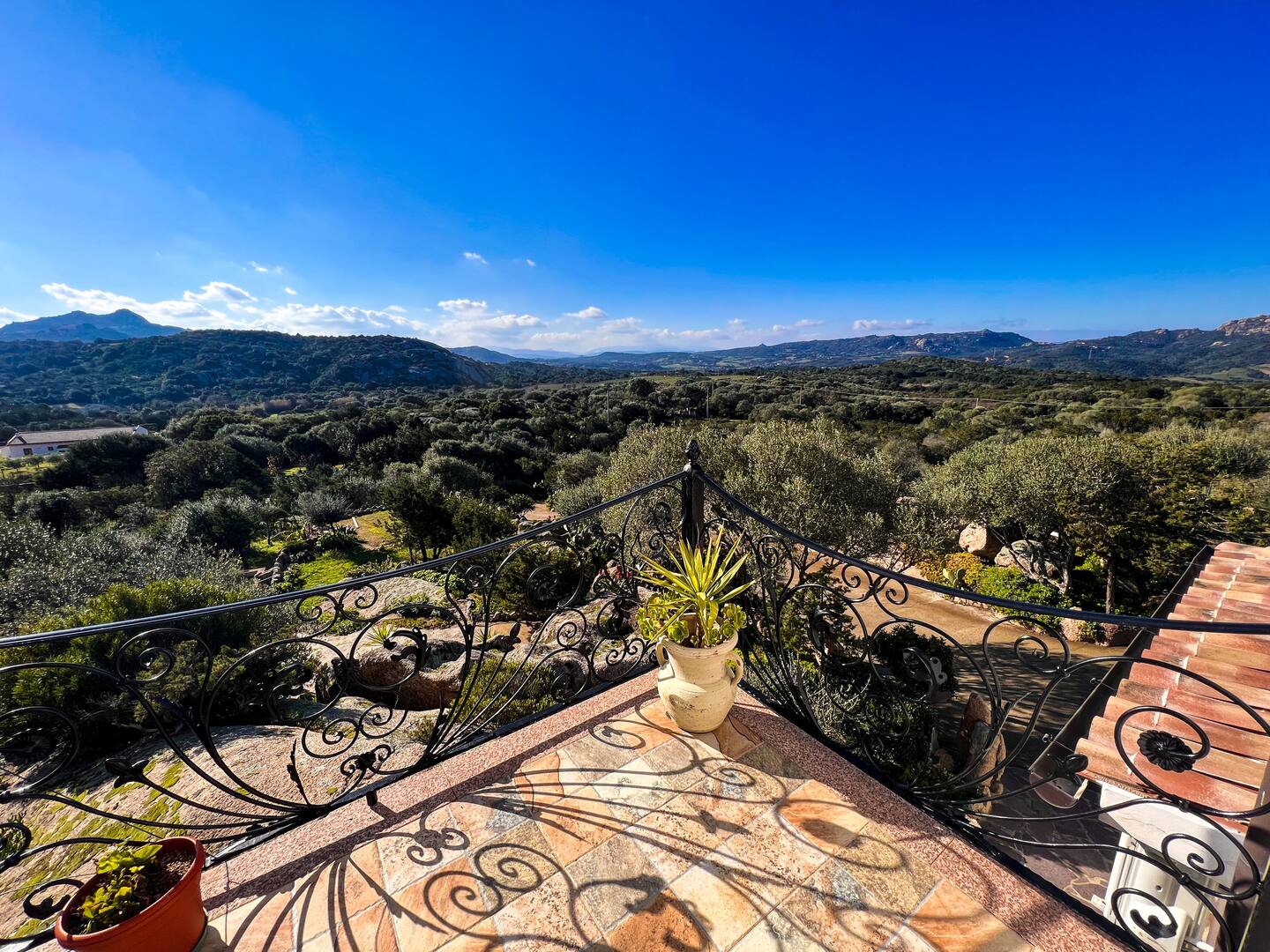 [ "VILLA ARZACHENA" // ARZACHENA ]