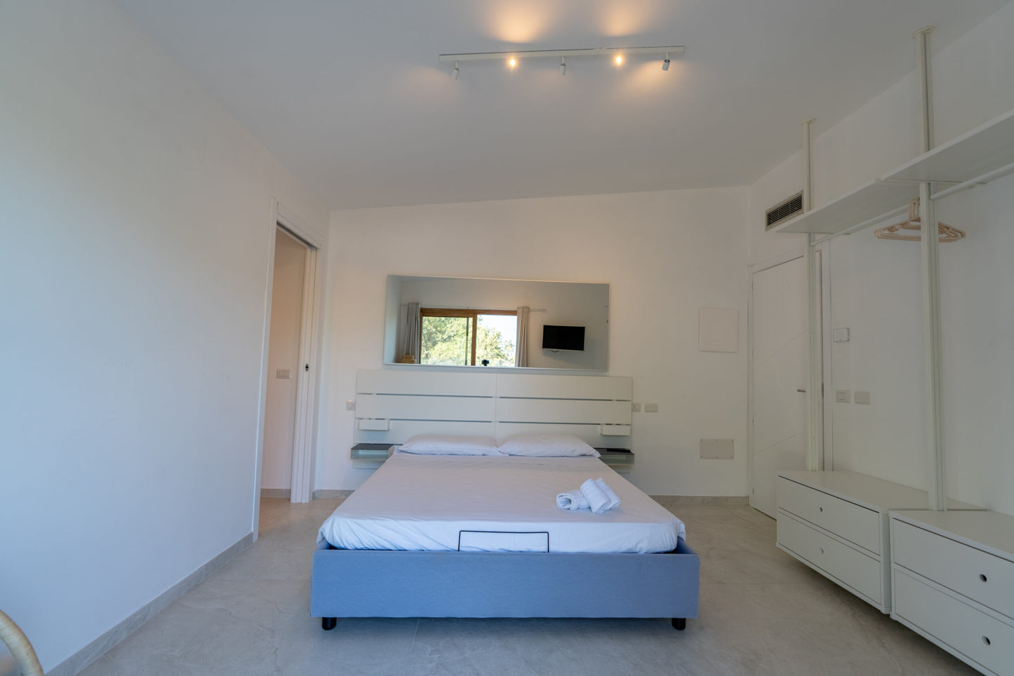 [ "VILLA ONDA MARINA" // GOLFO ARANCI ]
