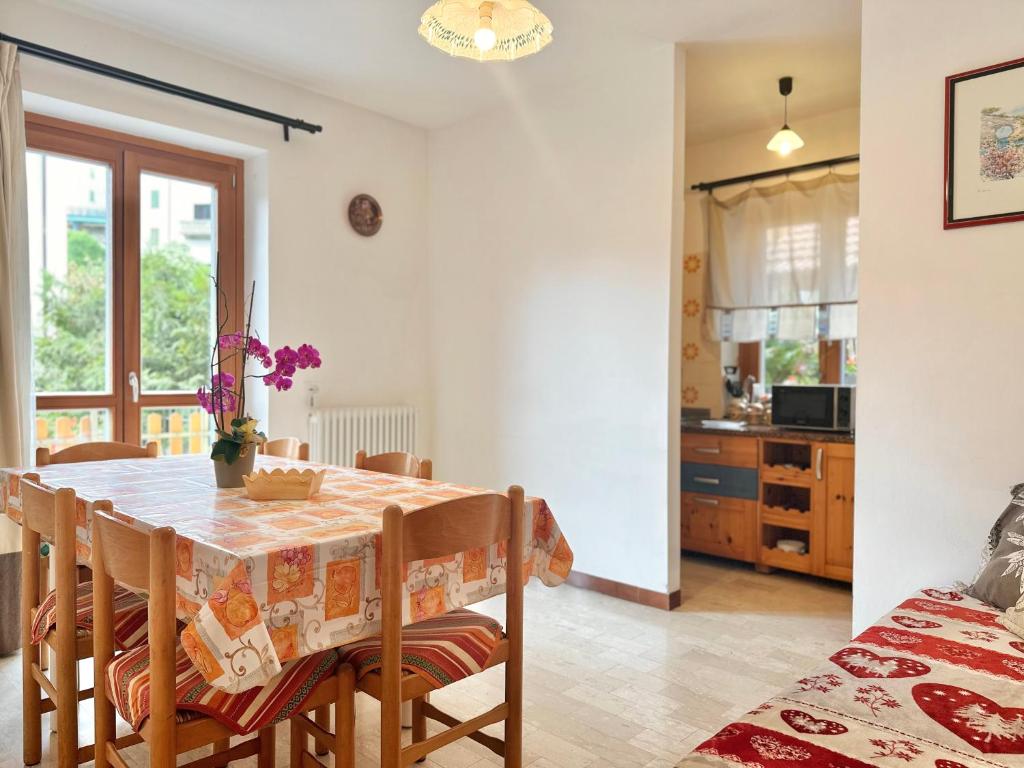 [ "APARTMENT ALPINE VISTA" // VERMIGLIO, VAL DI SOLE ]