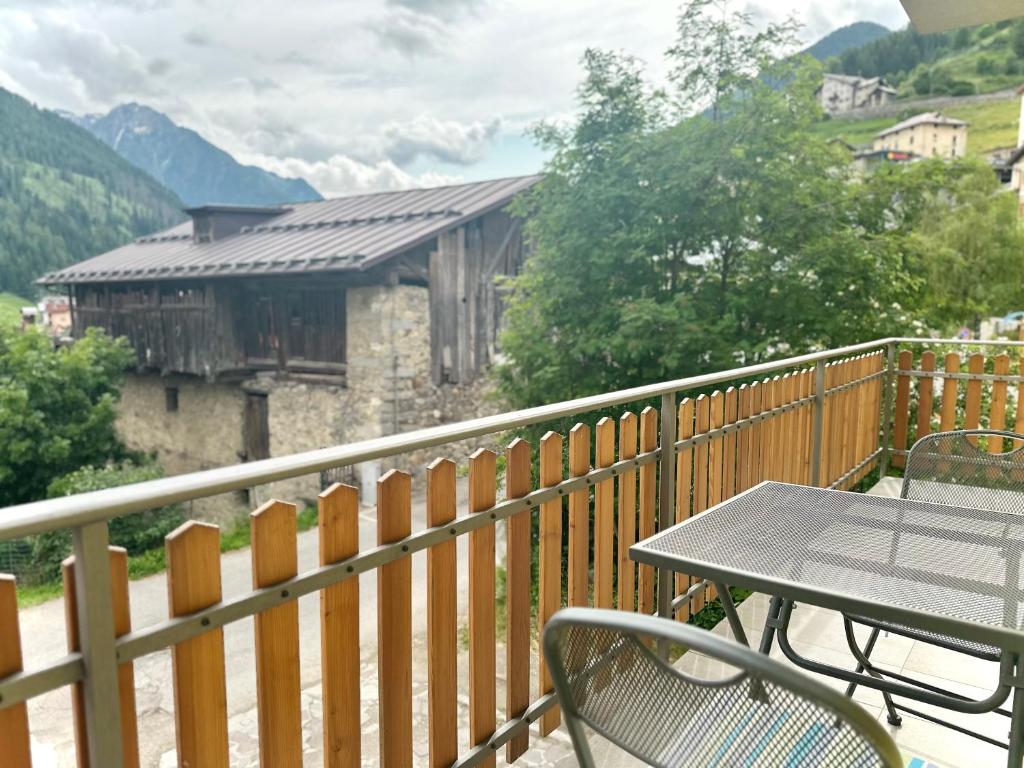 [ "APARTMENT ALPINE VISTA" // VERMIGLIO, VAL DI SOLE ]