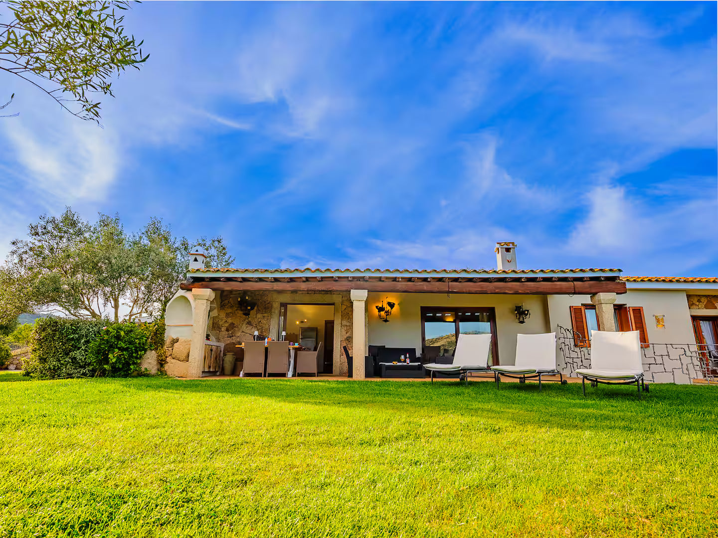[ "VILLA GINEPRO" // ARZACHENA ]