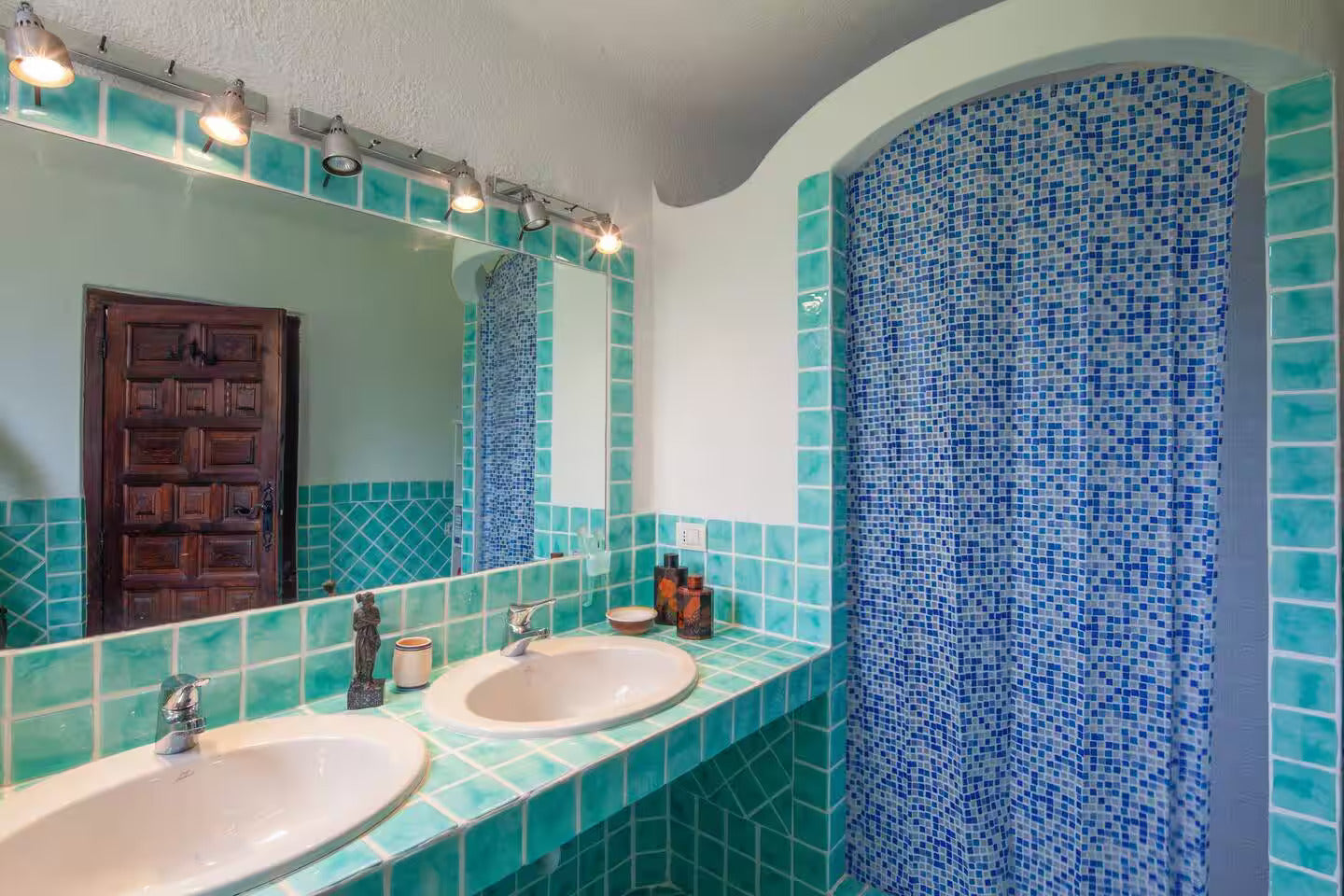 [ "VILLA PORTO RAFAEL" CON PISCINA VISTA MARE // PUNTA SARDEGNA ]