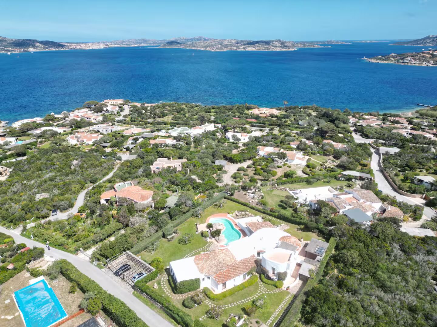 [ "VILLA PORTO RAFAEL" CON PISCINA VISTA MARE // PUNTA SARDEGNA ]
