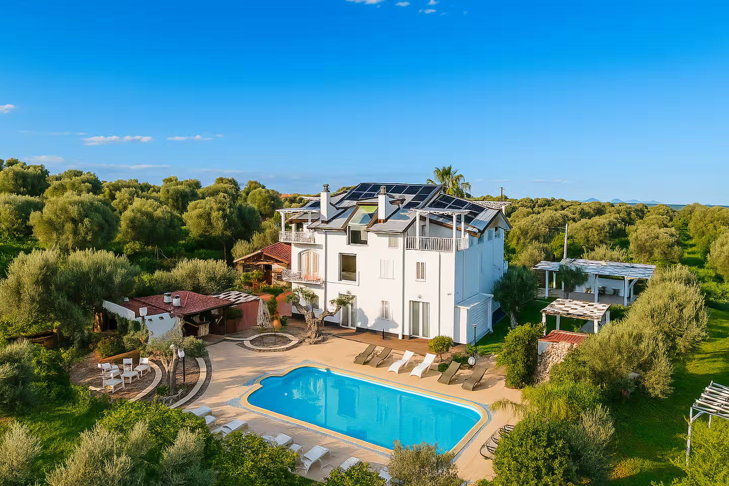 [ "VILLA SICILY COMPLETA" 16 POSTI LETTO // ACQUEDOLCI - MESSINA ]