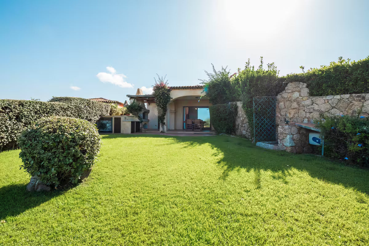 [ "VILLA VISTA MARE" PALAU ]