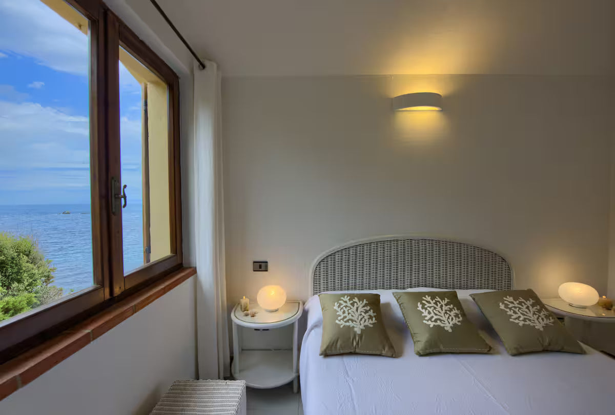 [ "VILLA CALA CATERINA" ACCESSO DIRETTO ALLA SPIAGGIA // VILLASIMIUS ]