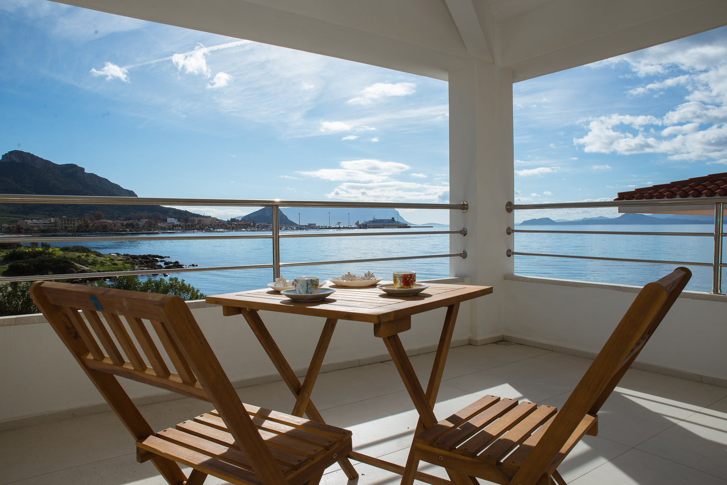 [ SUPERIOR VILLA "JACUZZI" GOLFO ARANCI ]