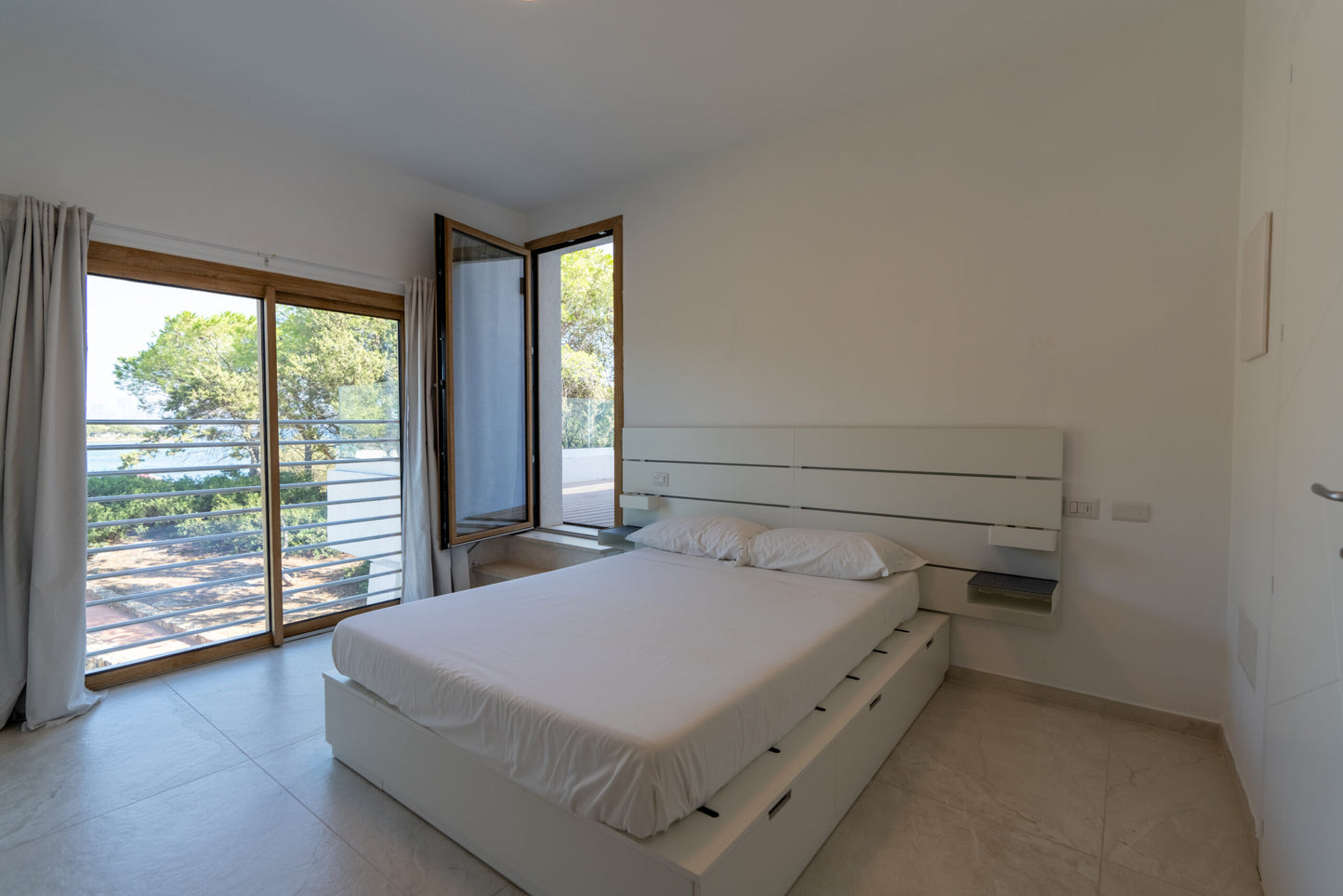 [ "VILLA ONDA MARINA" // GOLFO ARANCI ]