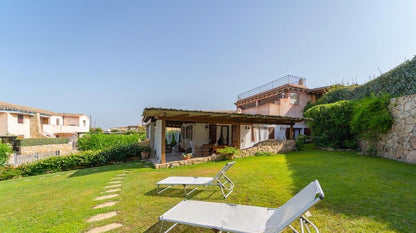 [ "VILLA MAESTRALE" // CANNIGIONE ]