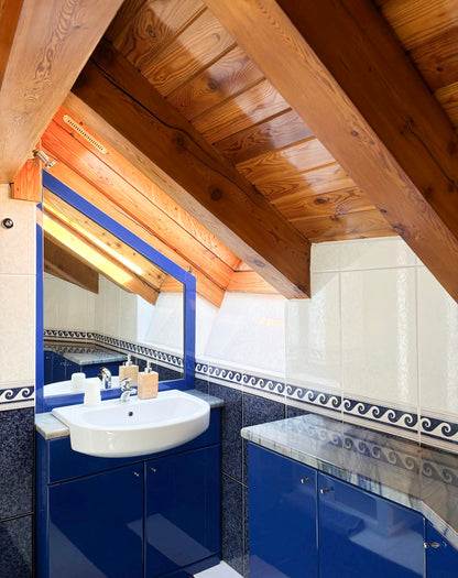 [ "RIFUGIO DELLA FONTANA" // SCHIERANCO-VALLE ANTRONA ]