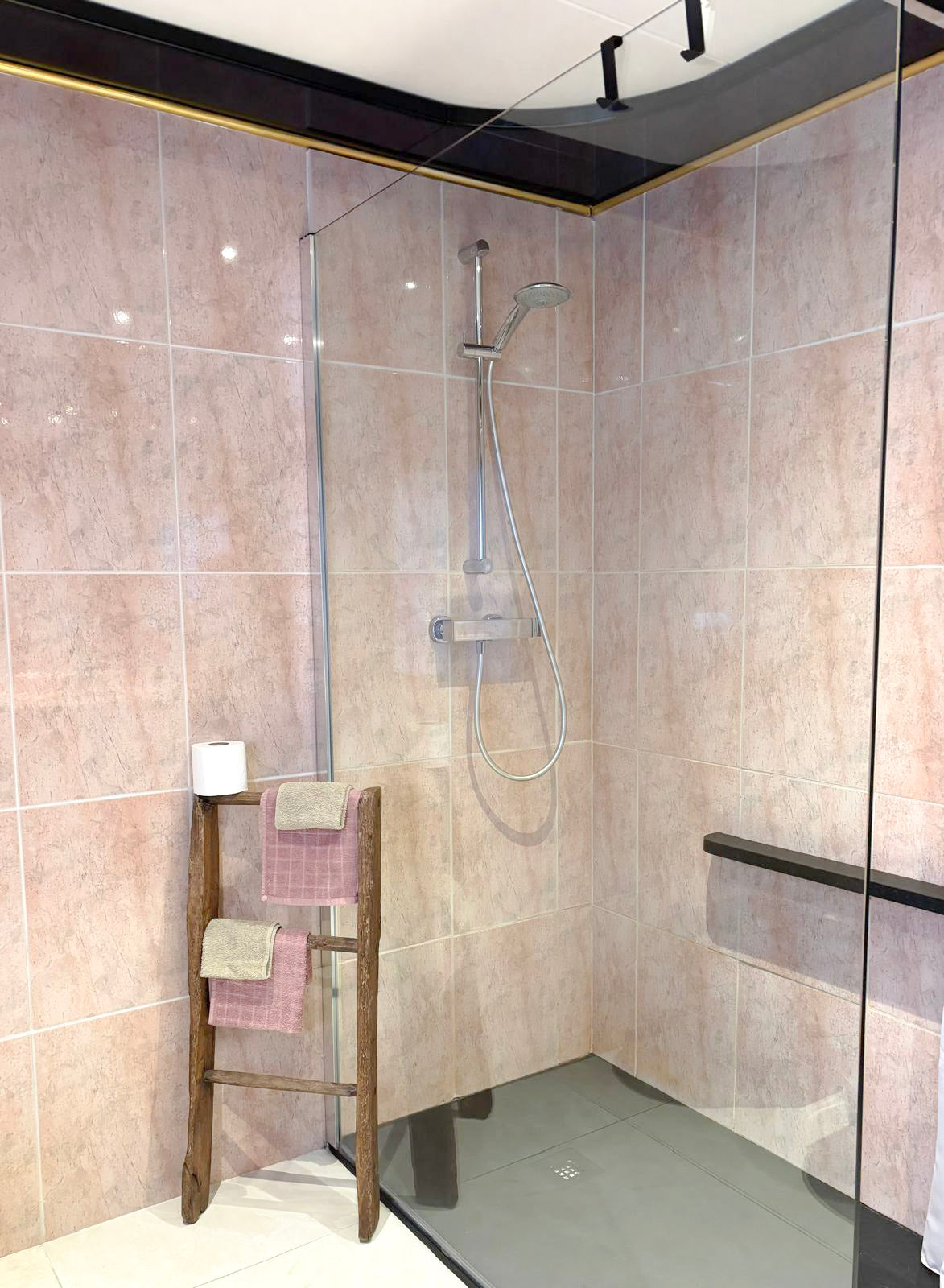 [ "DIMORA DEL BORGO" // SCHIERANCO-VALLE ANTRONA ]