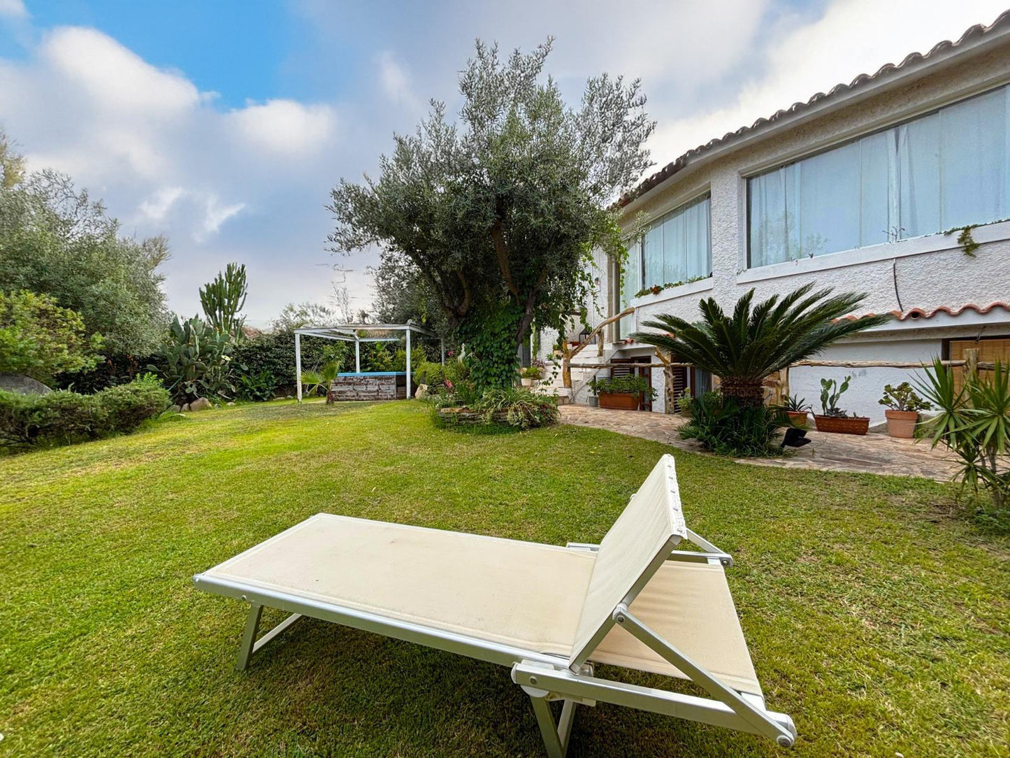 [ "GARDEN OASIS" // SAN TEODORO ]