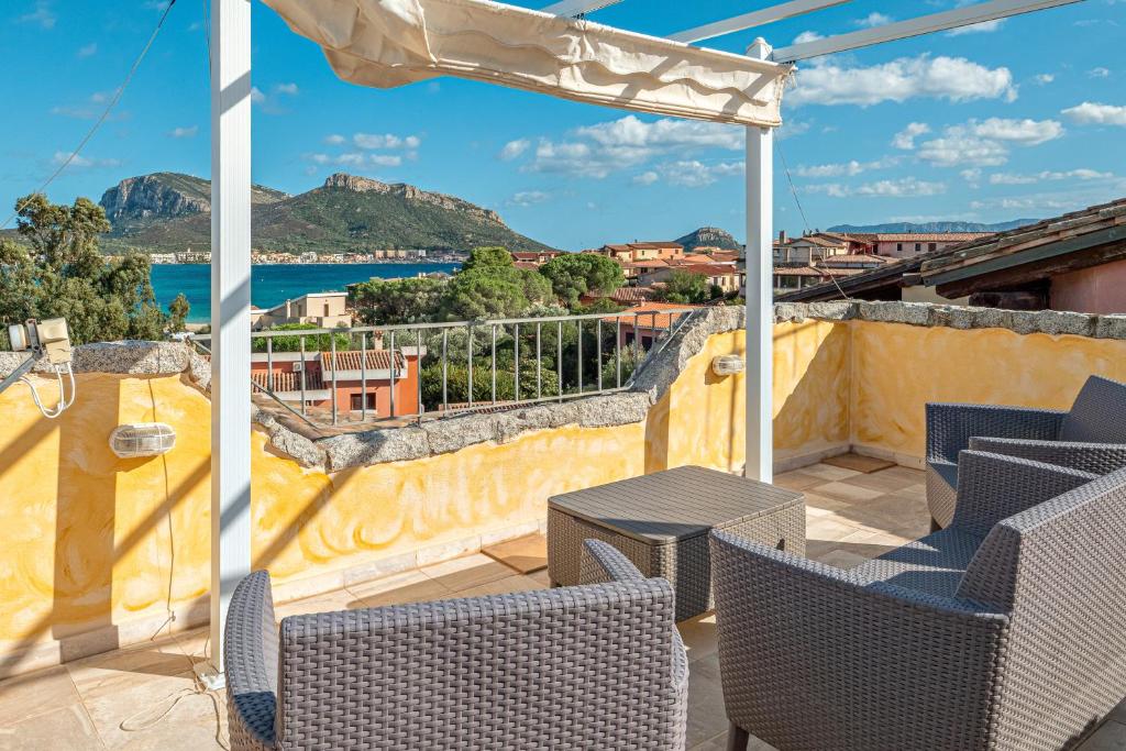 [ "BILOCALE VISTA MARE" // GOLFO ARANCI ]