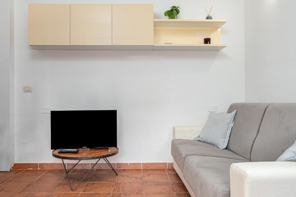 [ "BILOCALE VISTA MARE" // GOLFO ARANCI ]