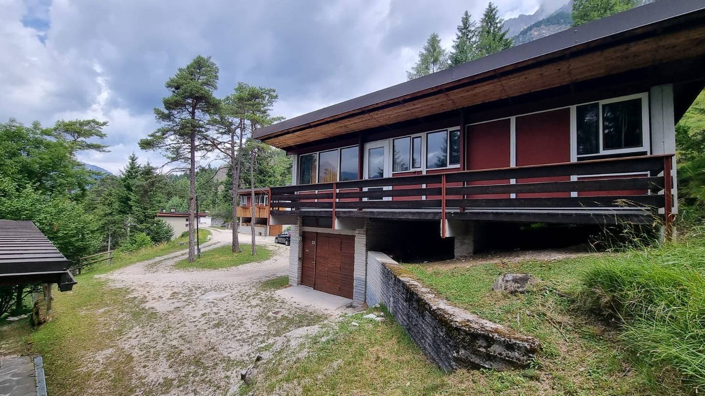 [ "CHALET FLO" // BORCA DI CADORE ]