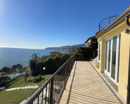 [ "VISTA MARE BLU" // SANREMO
