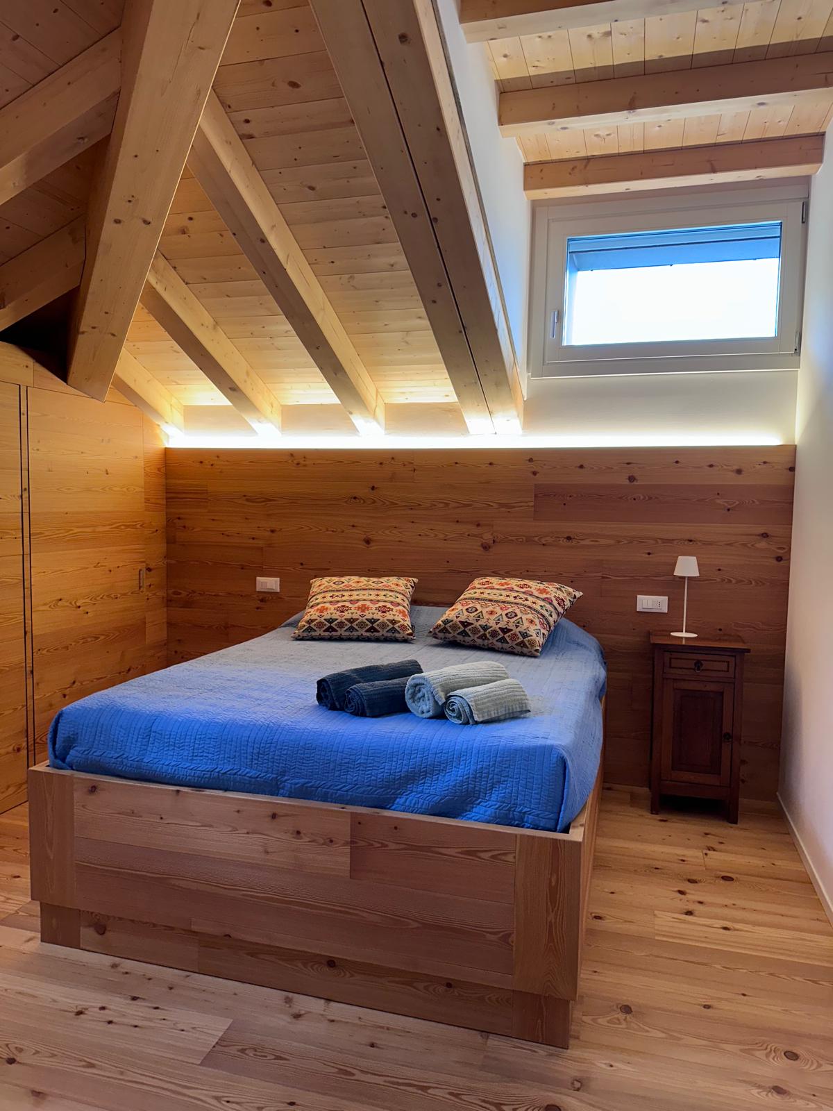 [ "APARTMENT LUNA ALTA" // PIEVE DI CADORE ]