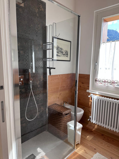 [ "APARTMENT LUNA ALTA" // PIEVE DI CADORE ]