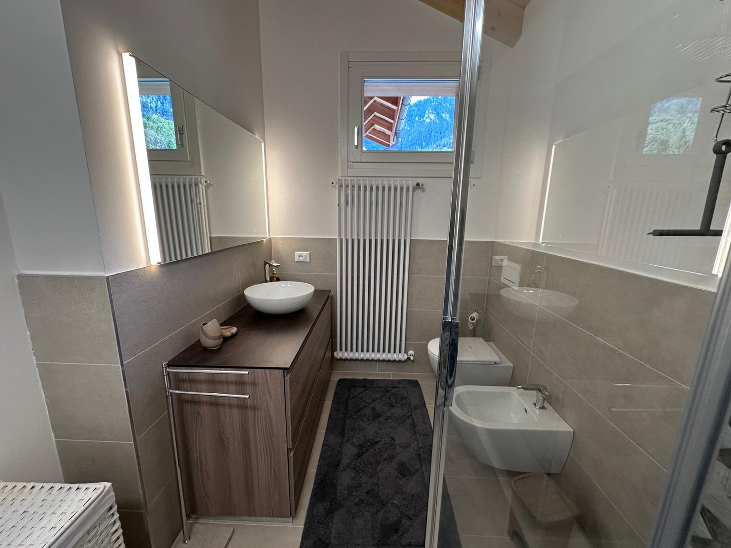 [ "APARTMENT LUNA ALTA" // PIEVE DI CADORE ]