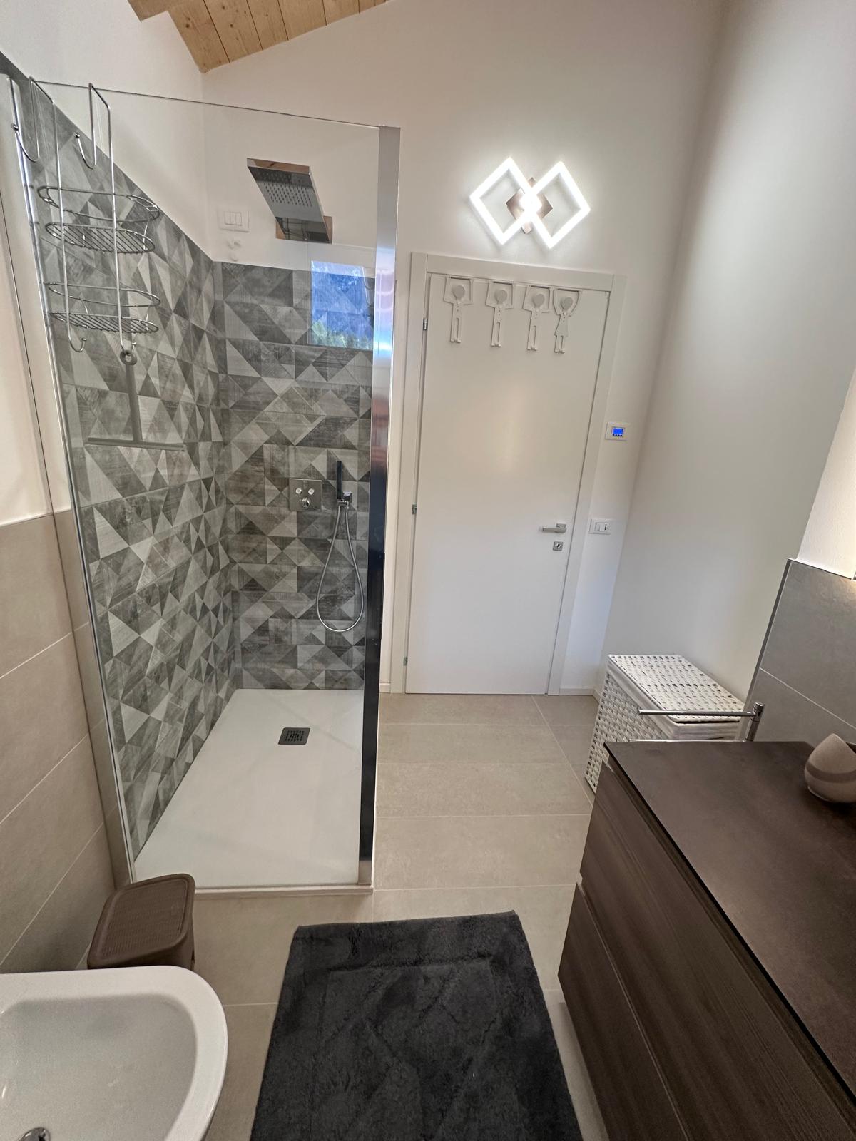 [ "APARTMENT LUNA ALTA" // PIEVE DI CADORE ]