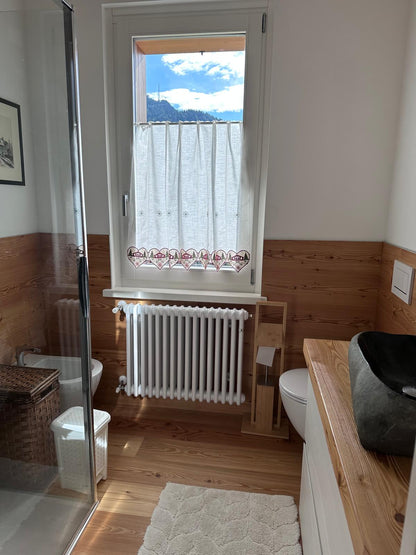 [ "APARTMENT LUNA ALTA" // PIEVE DI CADORE ]