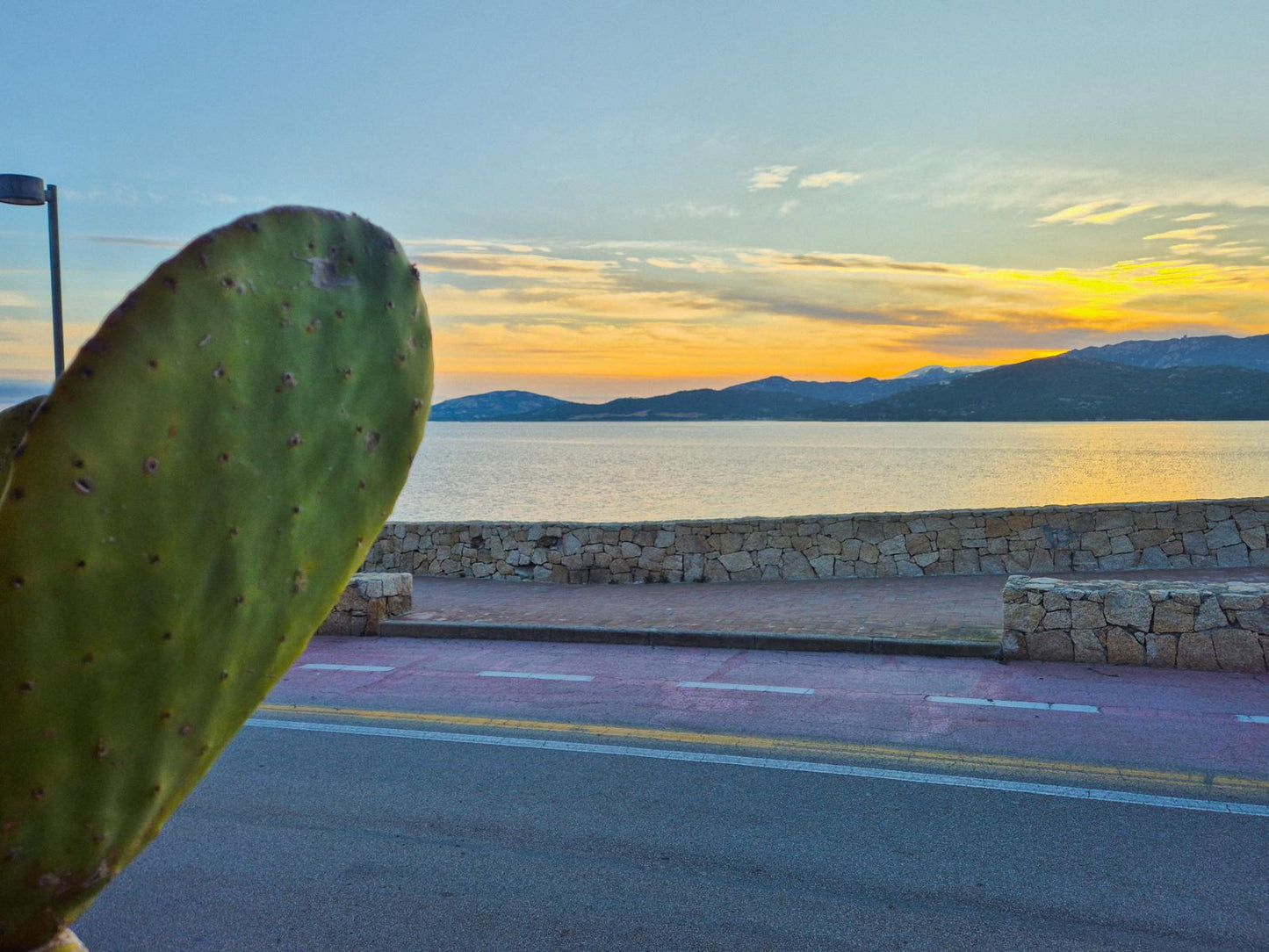 [ "VILLA MARE PISCINA" // CANNIGIONE ]