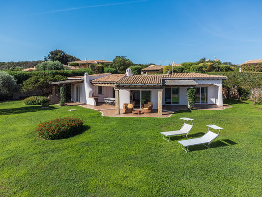 [ "VILLA PORTO RAFAEL" // PUNTA SARDEGNA ]