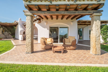 [ "VILLA PORTO RAFAEL" // PUNTA SARDEGNA ]