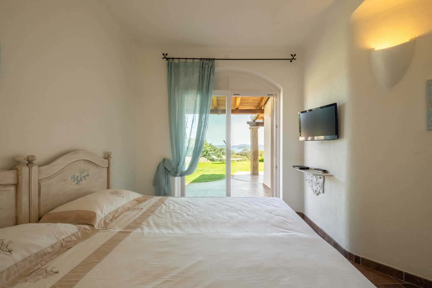 [ "VILLA PORTO RAFAEL" // PUNTA SARDEGNA ]