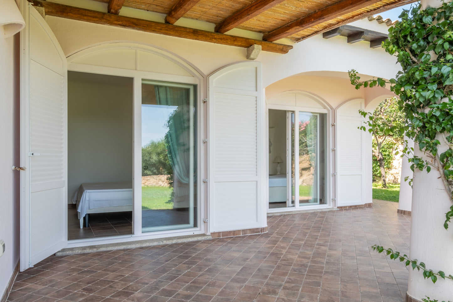 [ "VILLA PORTO RAFAEL" // PUNTA SARDEGNA ]