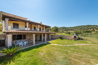 [ "VILLA MIRTO TRILO 4" // SINISCOLA ]