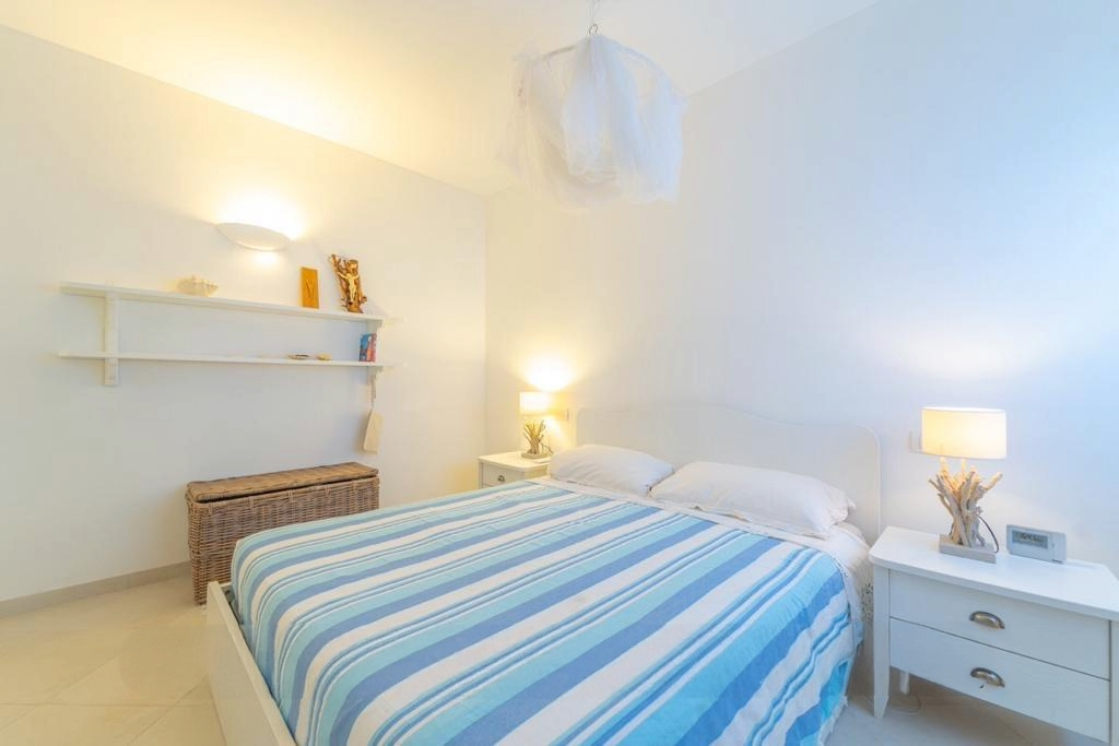 [ "VILLA MAESTRALE" // CANNIGIONE ]