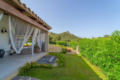 [ "VILLA MAESTRALE" // CANNIGIONE ]