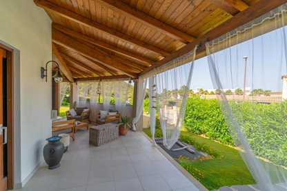 [ "VILLA MAESTRALE" // CANNIGIONE ]