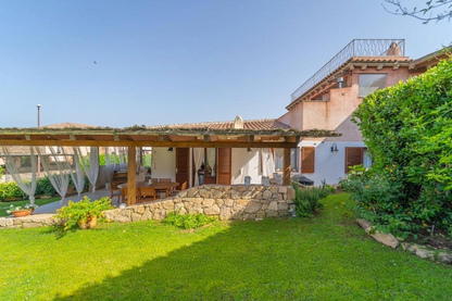 [ "VILLA MAESTRALE" // CANNIGIONE ]