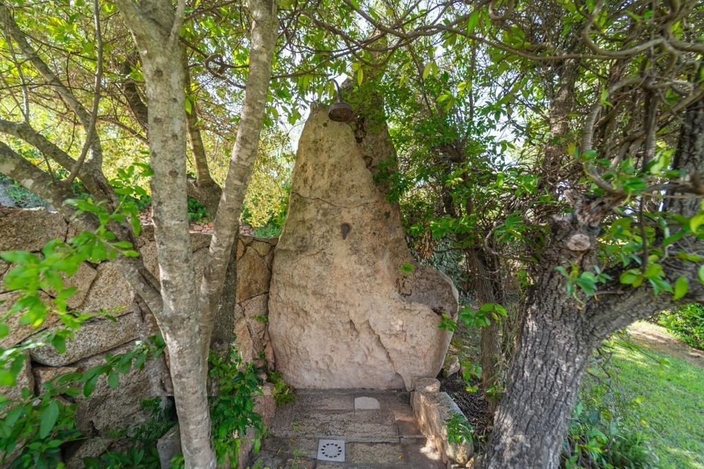 [ "VILLA MAESTRALE" // CANNIGIONE ]