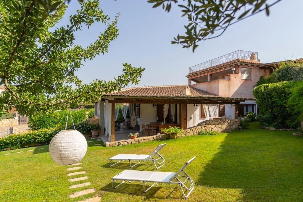 [ "VILLA MAESTRALE" // CANNIGIONE ]