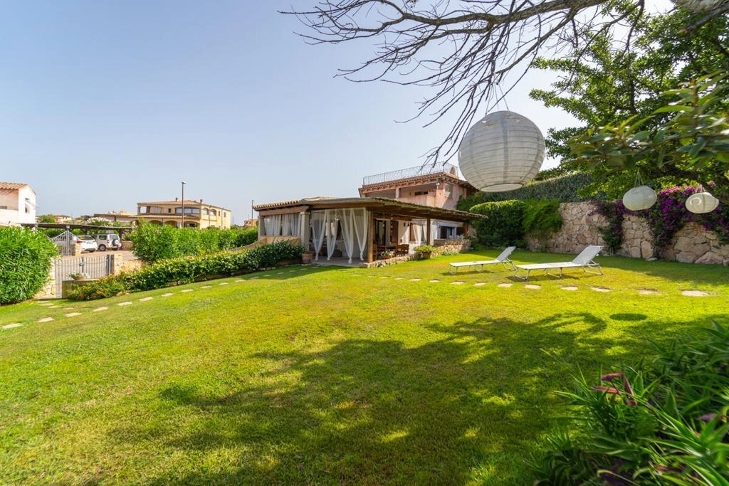 [ "VILLA MAESTRALE" // CANNIGIONE ]