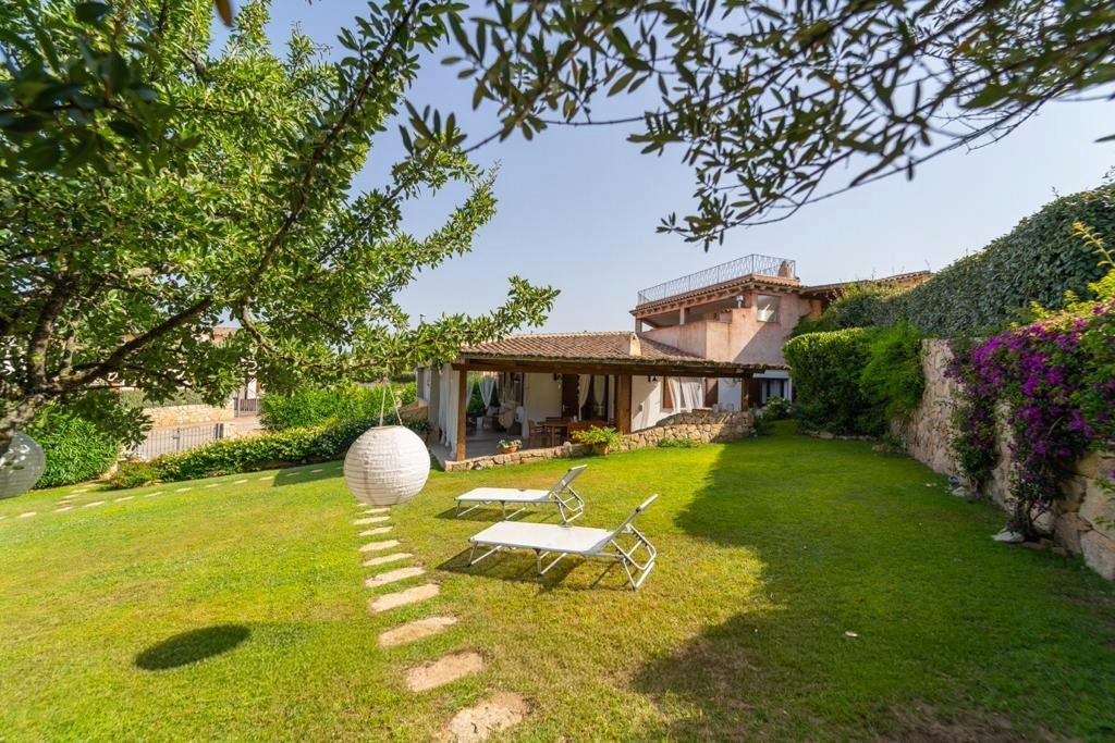 [ "VILLA MAESTRALE" // CANNIGIONE ]