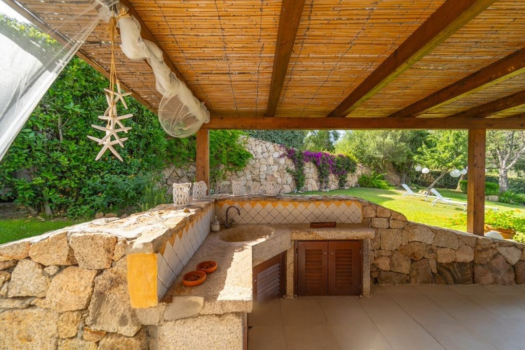 [ "VILLA MAESTRALE" // CANNIGIONE ]