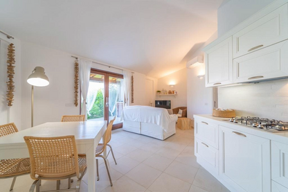 [ "VILLA MAESTRALE" // CANNIGIONE ]