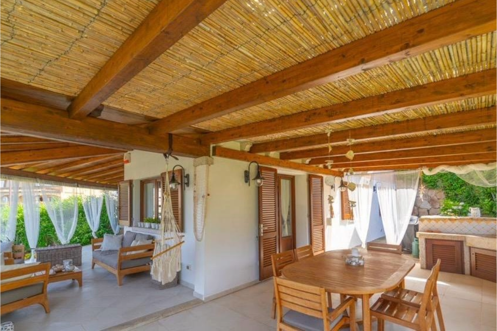 [ "VILLA MAESTRALE" // CANNIGIONE ]