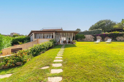 [ "VILLA MAESTRALE" // CANNIGIONE ]