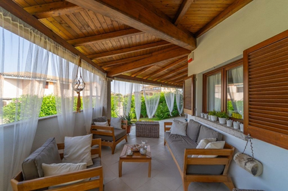 [ "VILLA MAESTRALE" // CANNIGIONE ]