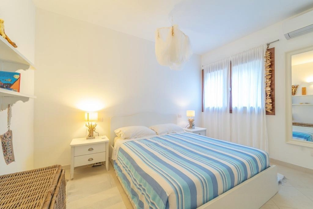 [ "VILLA MAESTRALE" // CANNIGIONE ]